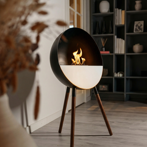 Gulvstående biopejs med træben og sølvfront